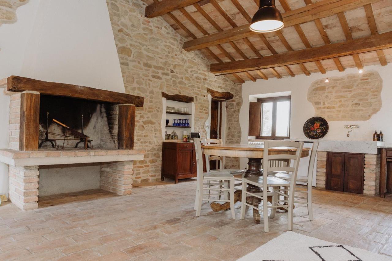 Agriturismo Qui Voglio Monte Roberto Zewnętrze zdjęcie