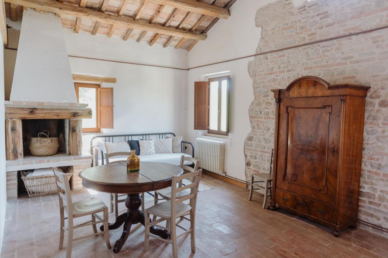 Agriturismo Qui Voglio Monte Roberto Zewnętrze zdjęcie