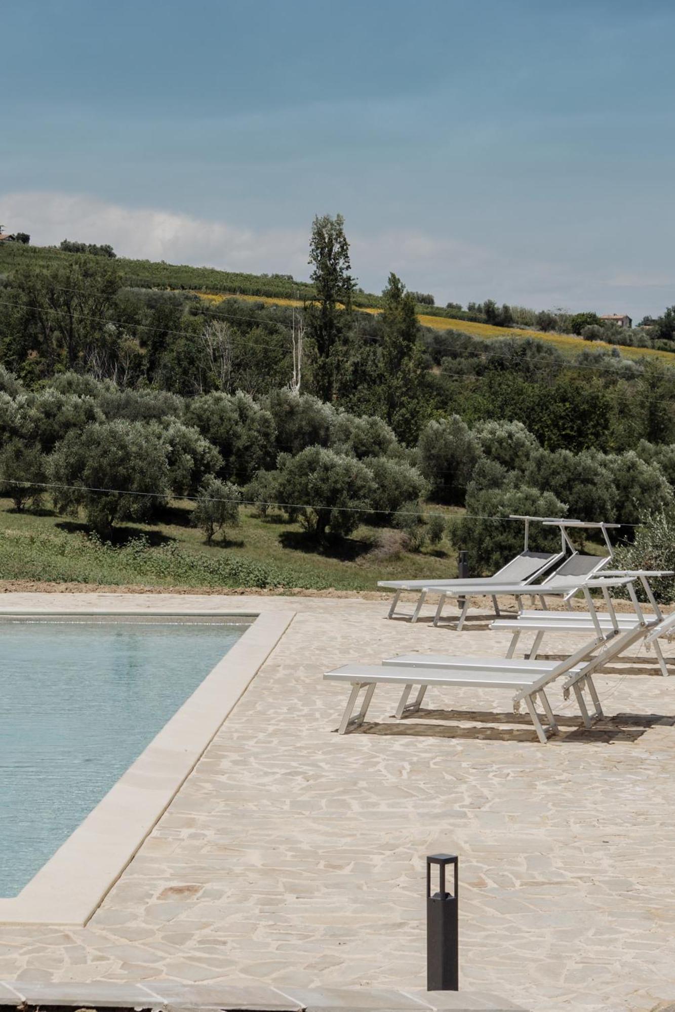 Agriturismo Qui Voglio Monte Roberto Zewnętrze zdjęcie